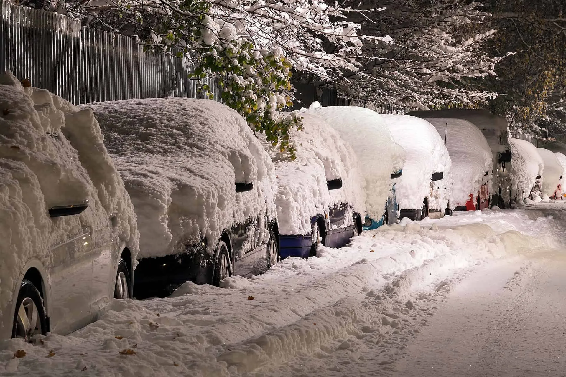 Was müssen Autofahrer bei Schnee und Eis beachten?